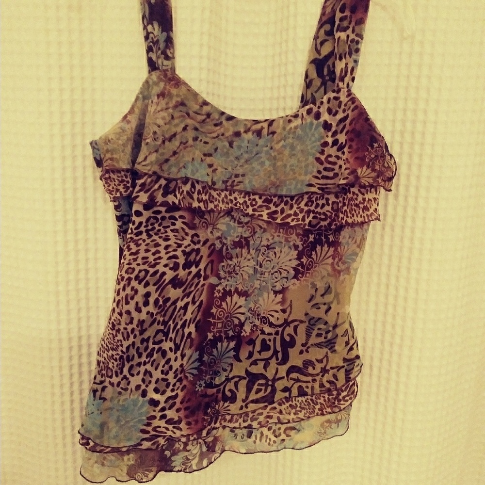 Good condition top with shoulder straps.